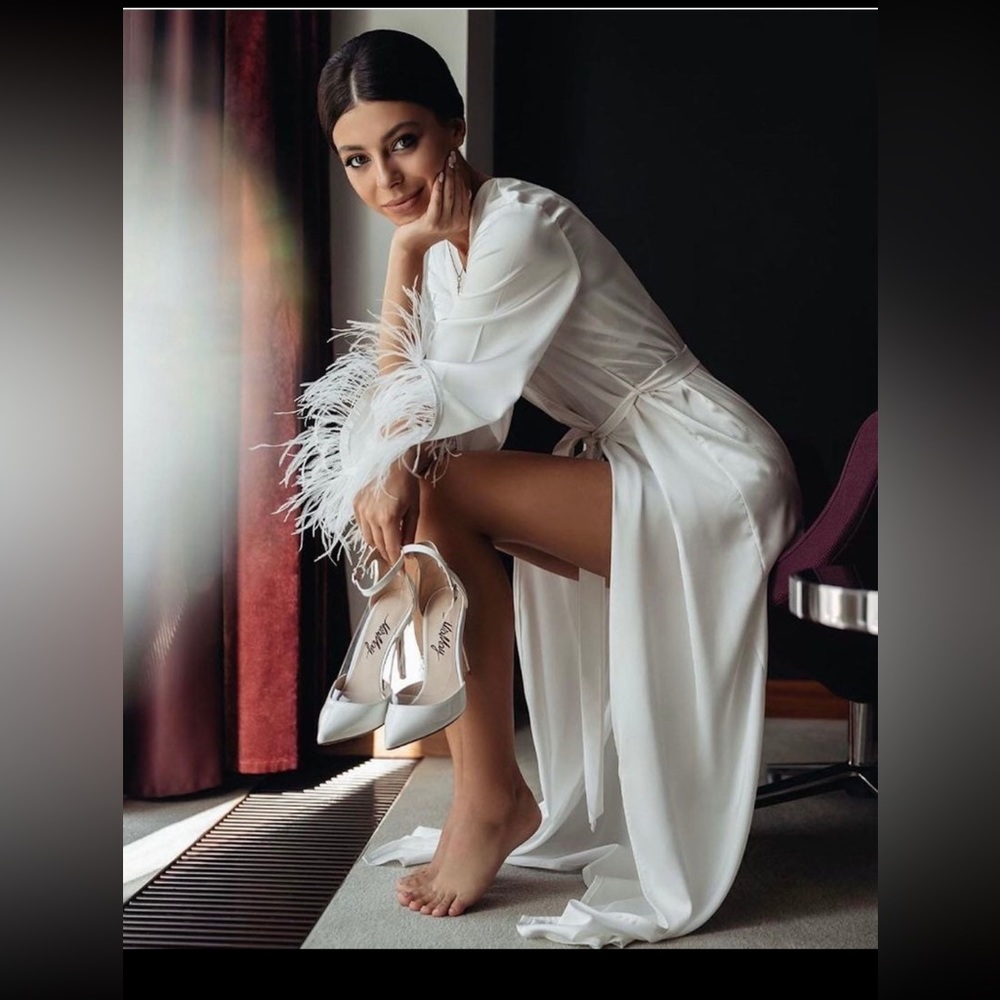 White bride robe feathered sleeves bridal getting ready robe